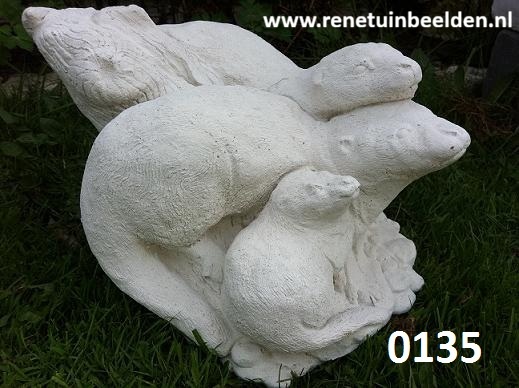 0135 De 3 Otters Hoog 28 cm x Breed 28 cm x Diep 36 cm x 18 KG. NL tuin