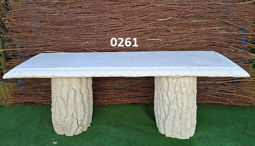 0261 Tuinbank met boomstam voet zijkant 1